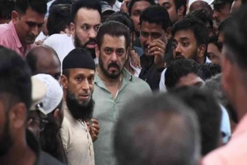 Baba Siddique Funeral: Salman Khan SKIPS Namaaz-e-Janaaza, Salim Khan In Shock