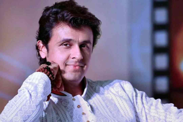 Man Charges At Sonu Nigam During Live Concert. Fans Laud As He Keeps Singing Without Missing A Beat