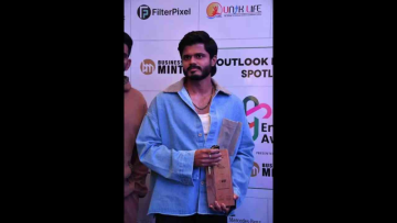 Vijay Deverakonda's Label 'Rowdy Wear' Wins Indian Street Wear Brand Award