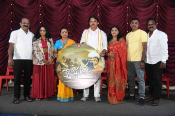 ತಾಯವ್ವ’ನಿಗೆ ವಿಪಕ್ಷ ನಾಯಕ ಆರ್.ಅಶೋಕ್ ಹಾಗೂ ಹಿರಿಯ ನಟಿ ಉಮಾಶ್ರೀ ಸಾಥ್…